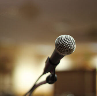 VDIG_Mikro_Gesprächsrunde_pxhere_web